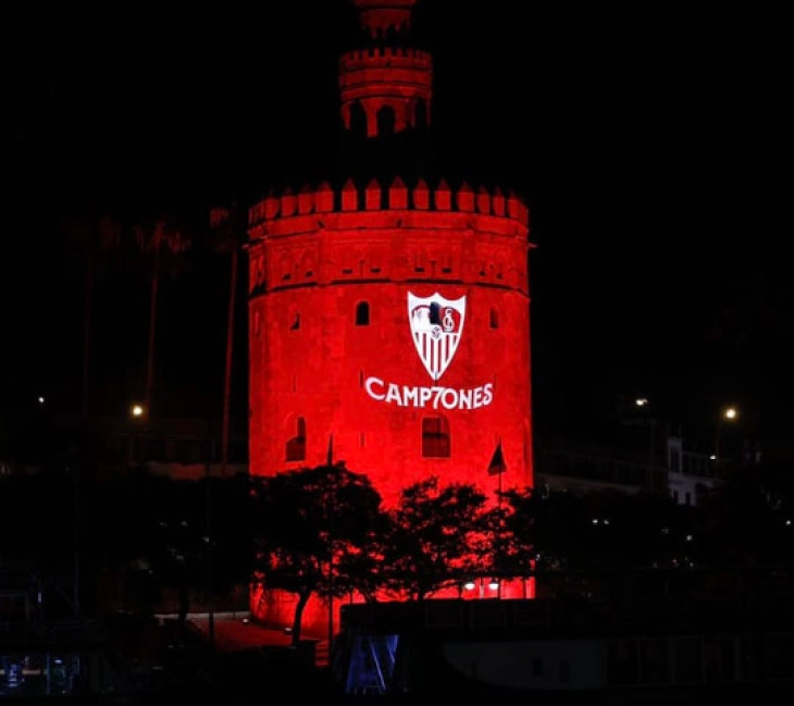 Масовно прославен успехот на Севиља во Лига Европа