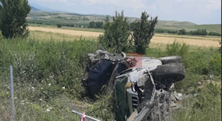 Едно лице од повредените во сообраќајката на автопатот Штип - Миладиновци е пренесено во Скопје