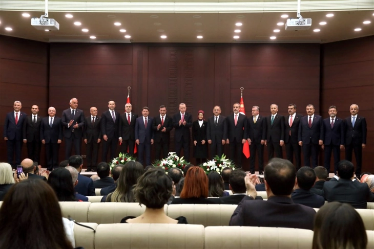 Turkey's Erdoğan reshuffles cabinet with focus on economy, security