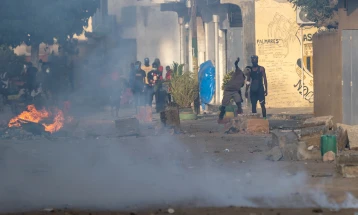 Сенегалските власти го прекинаа пристапот до мобилниот интернет во екот на немирите во земјата