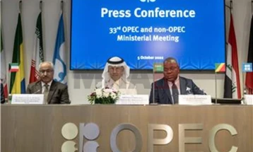 OPEK + planifikon deri në fund të vitit 2024 ta ulë prodhimin e naftës