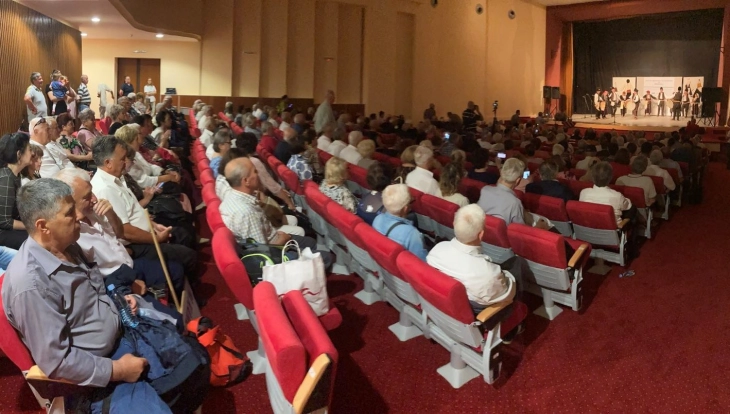 Во Кочани се одржа 13. републичка ревија на песни, музика и игри на Сојузот на здруженија на пензионери