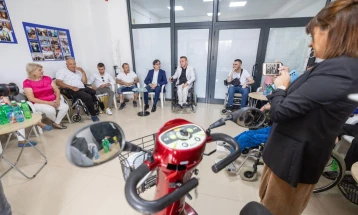 Претседателот Пендаровски го посети здружението на лица со попреченост СОС Вита - Скопје