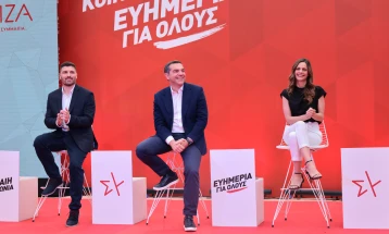 Cipras e kumtoi programin e SYRIZA-s për 