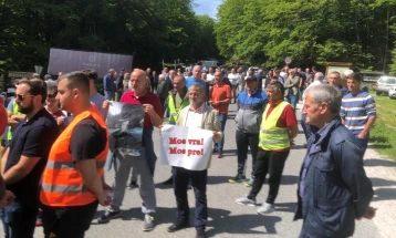 Жители на регионот на Горна Река со протест реагираат на деградацијата на природата во НП „Маврово“