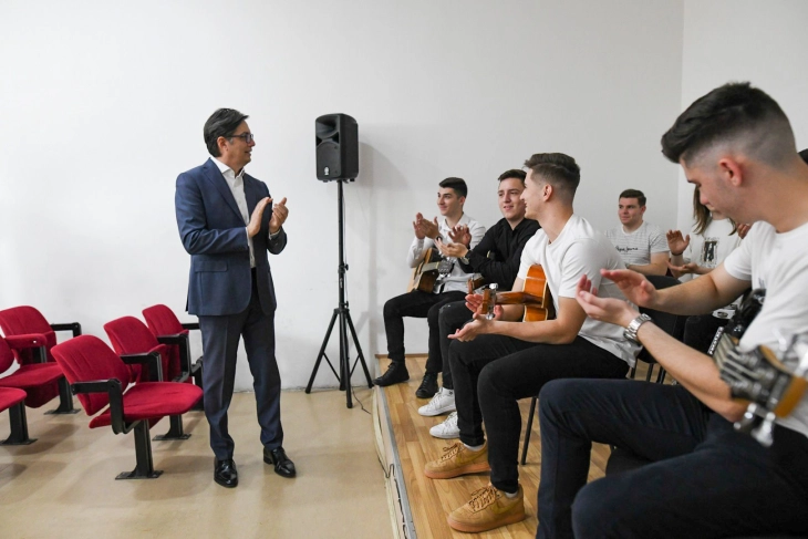 Pendarovski visits Kavadarci within ‘Face-to-Face with the President’ project 