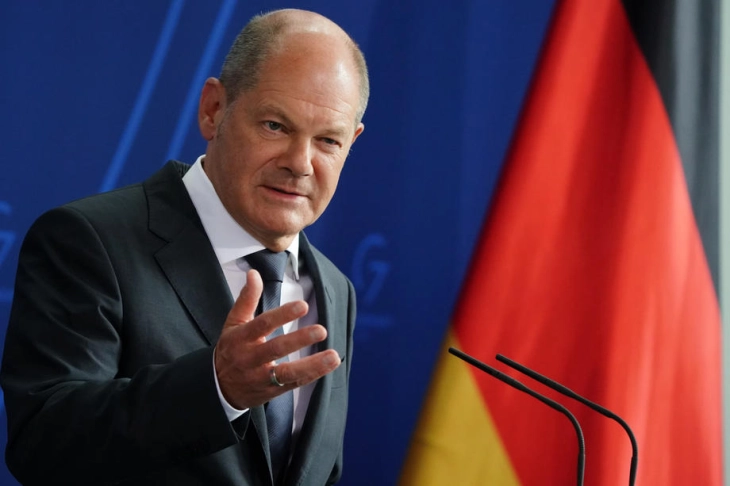 Scholz tells Italy refugee crisis can only be solved at EU level