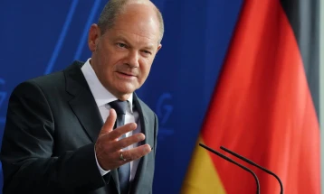 Scholz tells Italy refugee crisis can only be solved at EU level