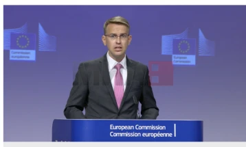 Стано: ЕУ го цени придонесот на Албанија, но за ЗСО само во рамките на дијалогот меѓу Белград и Приштина