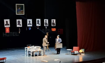 Во Тетово изведена театарската претстава „Професионалец“ од Душан Ковачевиќ