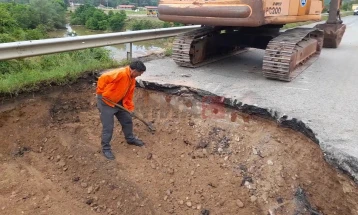 Ацевски: Се санираат штетите на магистралата А3 кај Делчево