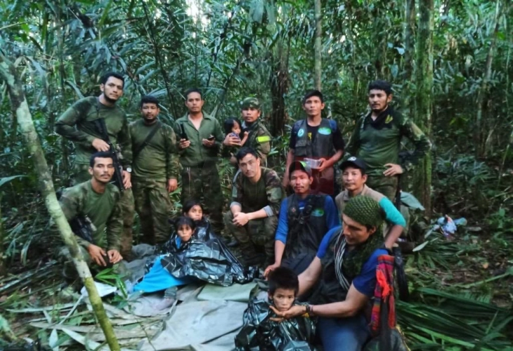 Katër fëmijë humbin gjatë një aksidenti të aeroplanit në Kolumbi pesë javë më parë, ata gjenden të gjallë në xhungël