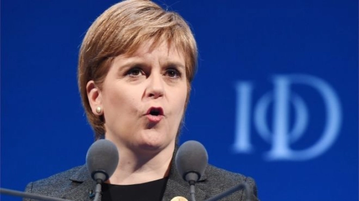 Би-би-си: Уапсена поранешната шкотска премиерка Никола Старџен