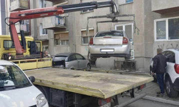 Казни за 236 непрописно паркирани возила во Општина Центар