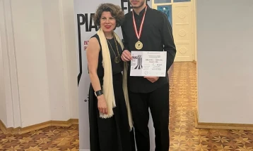 Јурген Алиа од Албанија лауреат на „Пијанофест“ во Битола