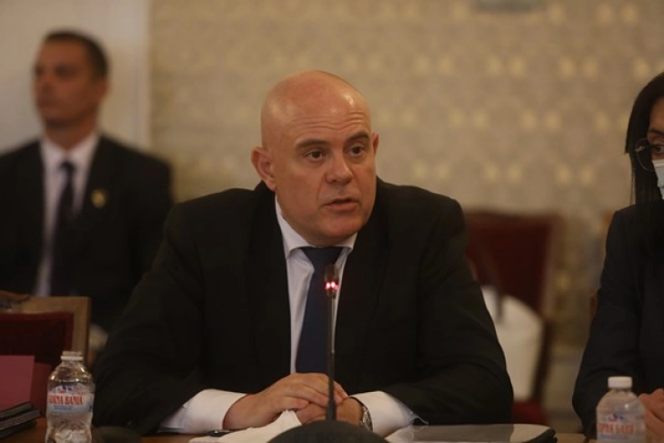 Këshilli gjyqësor suprem e shkarkoi kryeprokurorin Ivan Geshev
