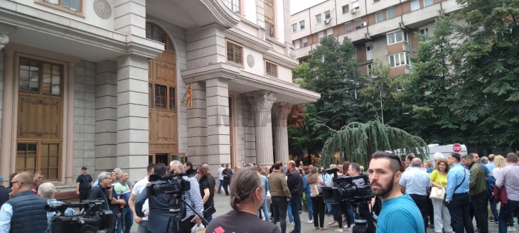 Вработените во УЈП бараат потпишување на новиот Колективен договор за повисоки плати или најавуваат генерален штрајк