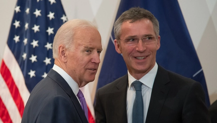 Stoltenberg u takua me Bajdenin përpara samitit të NATO-s në Vilnius