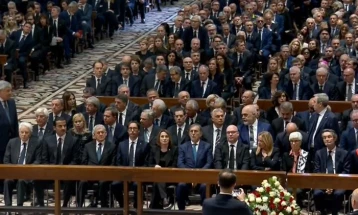 Телото на Берлускони ќе биде кремирано, а пепелта положена во семејниот мавзолеј