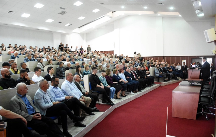 Në Universitetin e Tetovës u prezantuan platformat programore të kandidatëve për Rektor