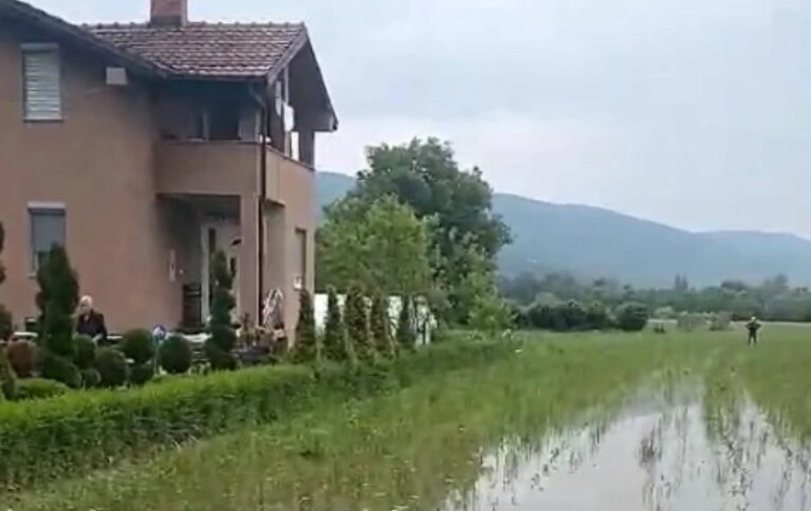 Вардар се излеа во неколку населени места во Општина Јегуновце, поплавени куќи и ниви