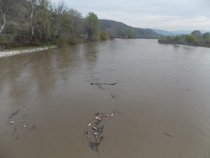 Vazhdojnë kërkimet për personat e zhdukur në lumin Lepenc