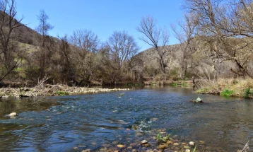 Situata me nivelet e ujërave po qetësohet, nga nesër edhe stabilizim i motit