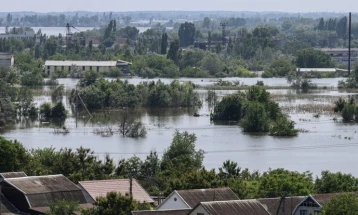 Rusia e refuzoi ndihmën nga KB-ja, numri i viktimave nga vërshimet pas sabotimit të digës po rritet
