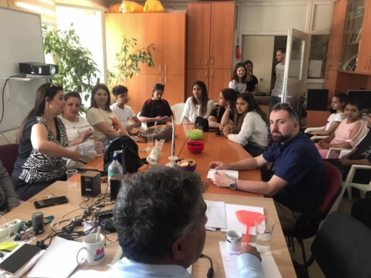 Во Куманово отворен ден на проектот „Нурнете во дијалог - Различност и вклучување преку дијалошки собири“
