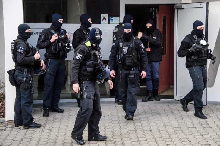 German police raid members of far-right 'Reich Citizens' movement