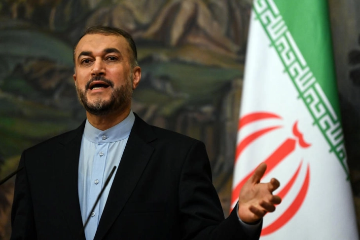 Иранскиот министер за надворешни работи во посета на ОАЕ