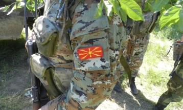 Hetim ndaj një komandanti nga kazerma e Tetovës për nxitje të koleges së tij për të kërkuar ryshfet