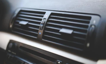 Sa karburant harxhon kondicioneri në makinën tuaj?