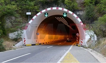 АМСМ: Сообраќајот во тунелот кај Катланово по една коловозна лента