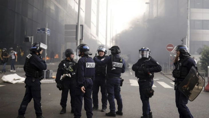 Nata e tretë e protestave dhe trazirave në Francë