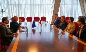 Mickoski meets with Geer: Early parliamentary elections necessary