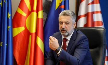 Зечевиќ: Ние не калкулираме со иднината на Македонија
