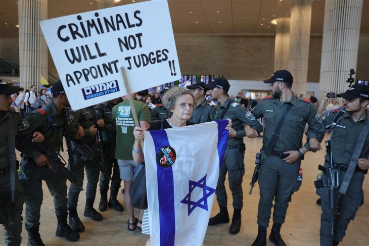 Opponents of Israeli reforms block port, clash with police at airport