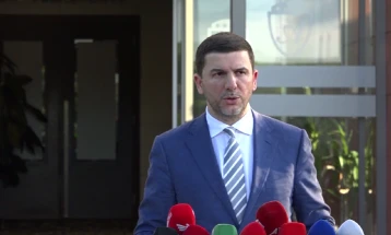 Opozita e Kosovës e ndërpret komunikimin me kryeministrin Kurti dhe presidenten Osmani