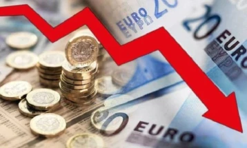 Euroja në minimumin historik në këmbim me lekun shqiptar