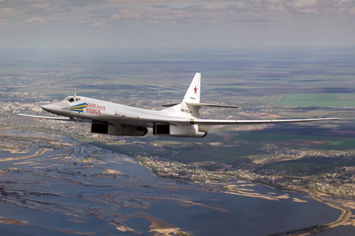 Русија почна тестирање на авионот бомбардер Ту-160М