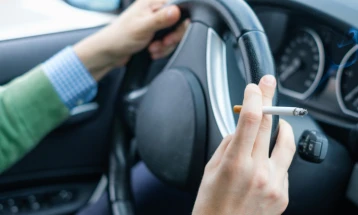 Германија планира да воведе забрана за пушење во автомобили со деца