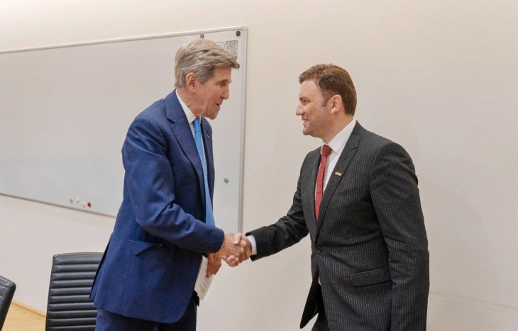 Osmani and Kerry hold meeting on climate change and its impact on security