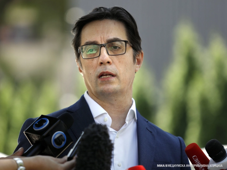 Pendarovski me besimin më të madh në mesin e qytetarëve, sipas anketës së IRI-t