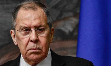 Lavrov: Aeroplanët F-16 i vlerësojmë si kërcënim bërthamor