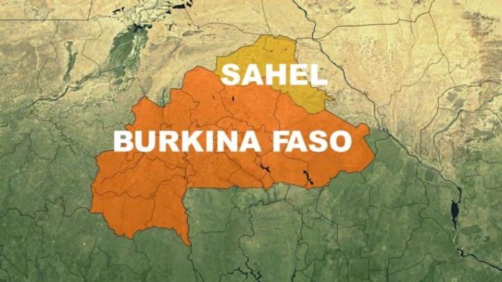 Гана депортира стотици луѓе кои бегаат од екстремистичкото насилство во Буркина Фасо
