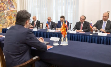 Takimi i presidentit Pendarovski me ministrat e punëve të jashtme të formatit Sllavkov