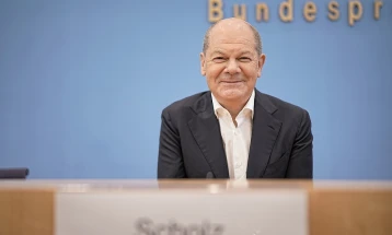 Scholz voices support for cluster bomb ban, but defends US decision