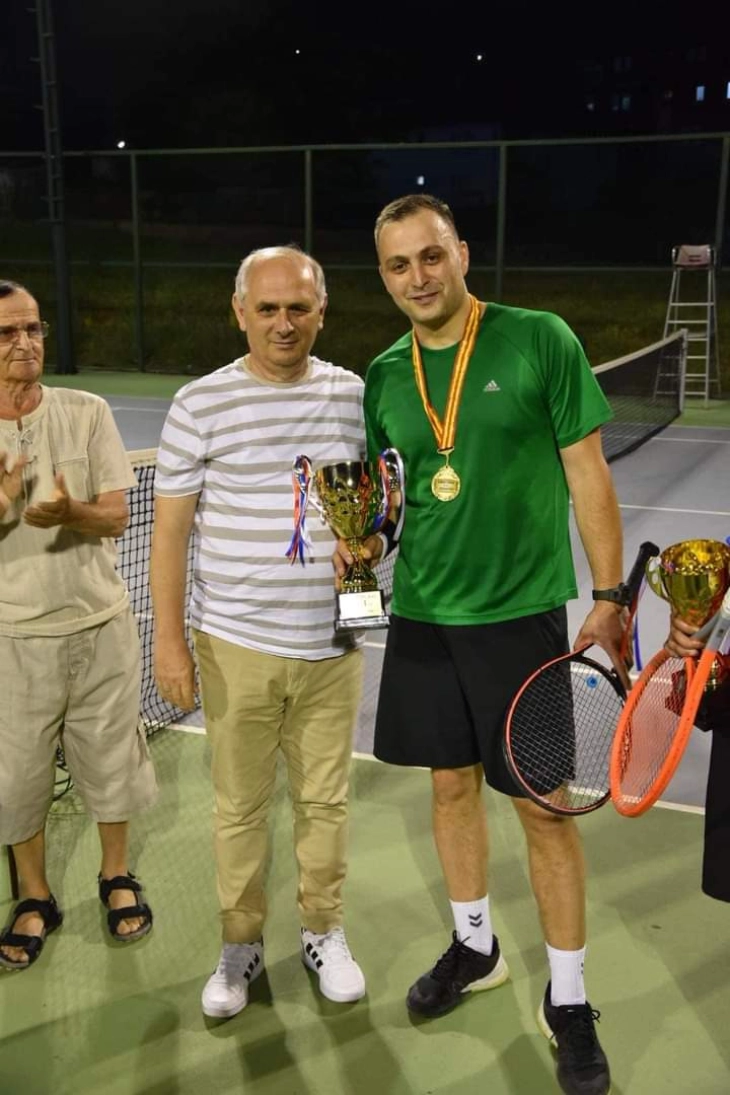 На тенискиот турнир во Дебар најдобар Емин Врзиволи