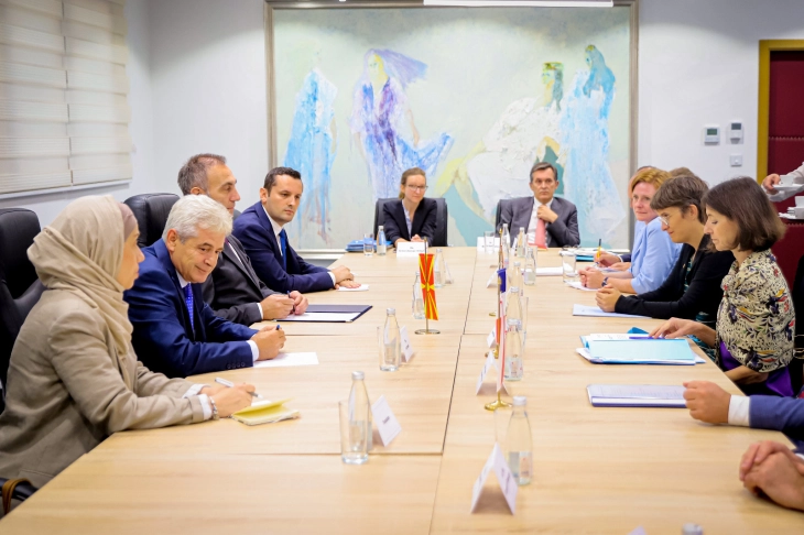Ахмети на средба со министрите од Вајмарската тројка